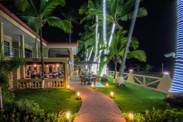 Restaurant-Latitude-Cocal-Hotel-Jaco-Beach